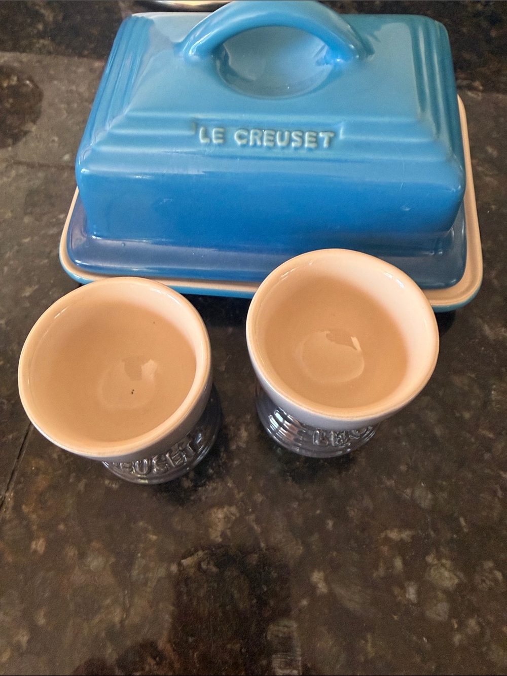 Bundle Le creuset butter dish blue and 2 grey egg cups